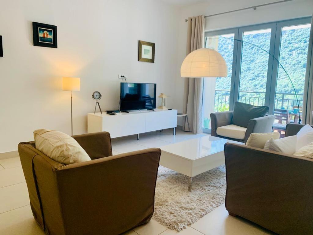 Lavender Bay Apartment F8 Donji Morinj Exteriér fotografie